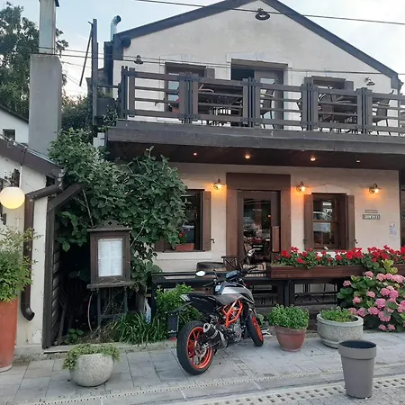 Hostel River Belgrad